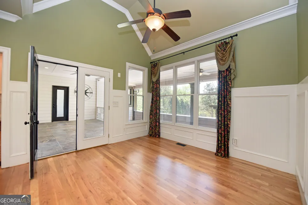 204 Lynn LN Canton, GA 30115