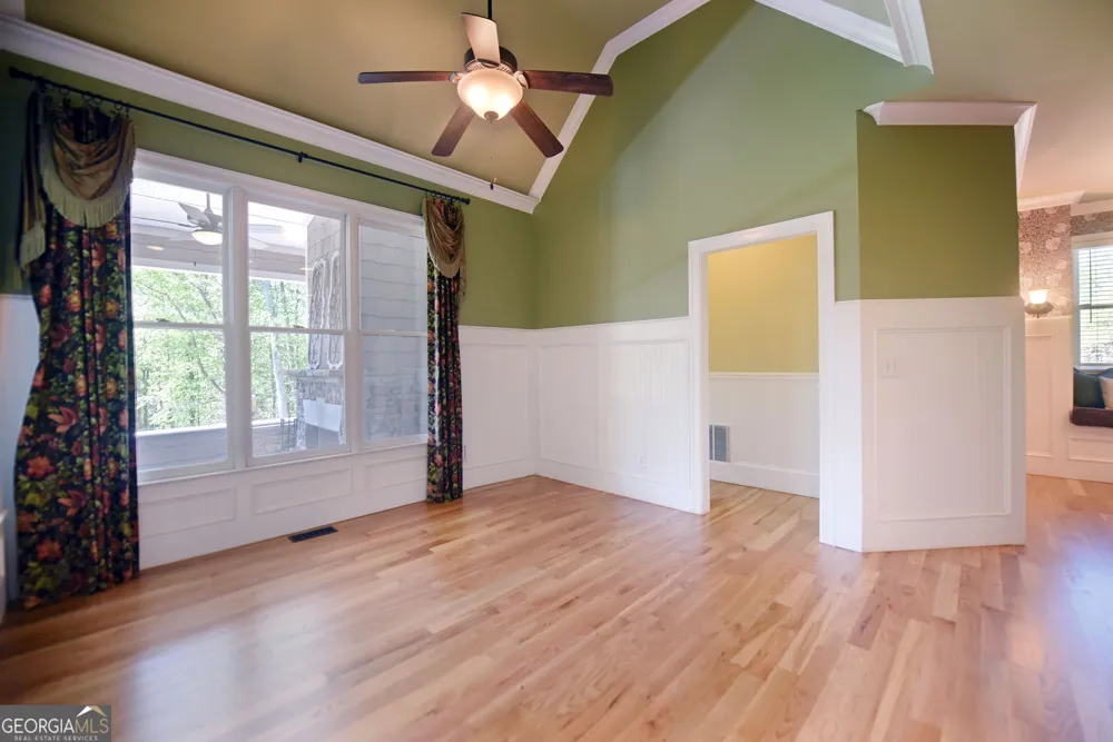 204 Lynn LN Canton, GA 30115
