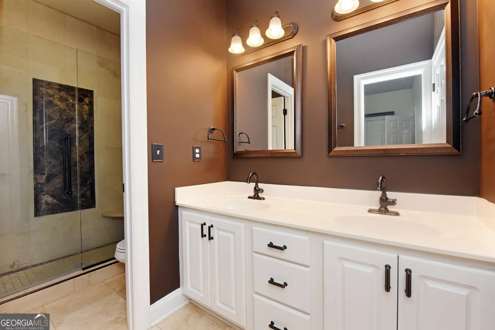 204 Lynn LN Canton, GA 30115