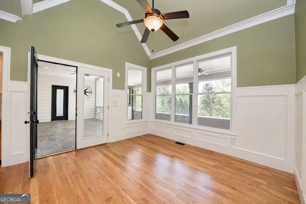 204 Lynn LN Canton, GA 30115