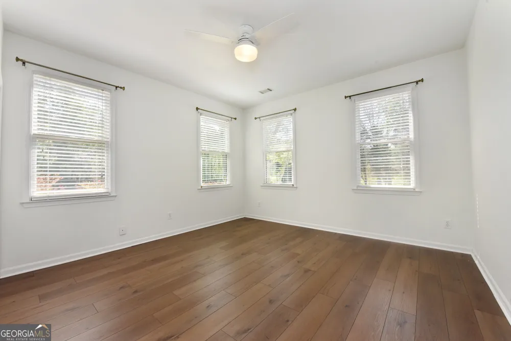 204 Lynn LN Canton, GA 30115