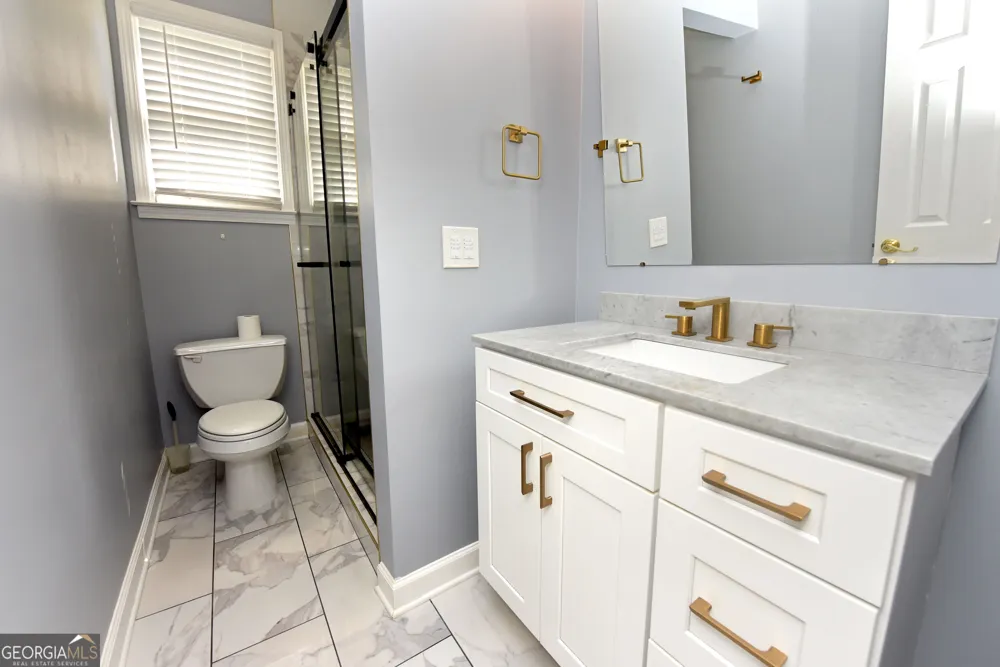 204 Lynn LN Canton, GA 30115