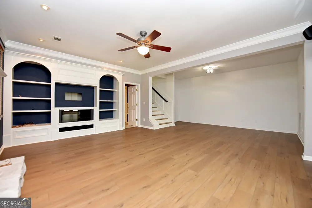 204 Lynn LN Canton, GA 30115