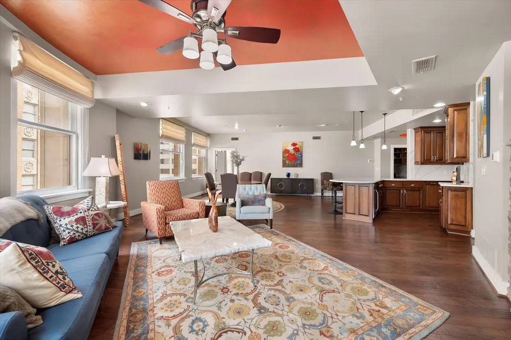 411 W 7th Street #906 Fort Worth, TX 76102