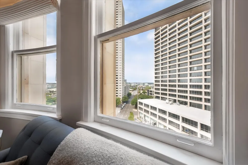 411 W 7th Street #906 Fort Worth, TX 76102
