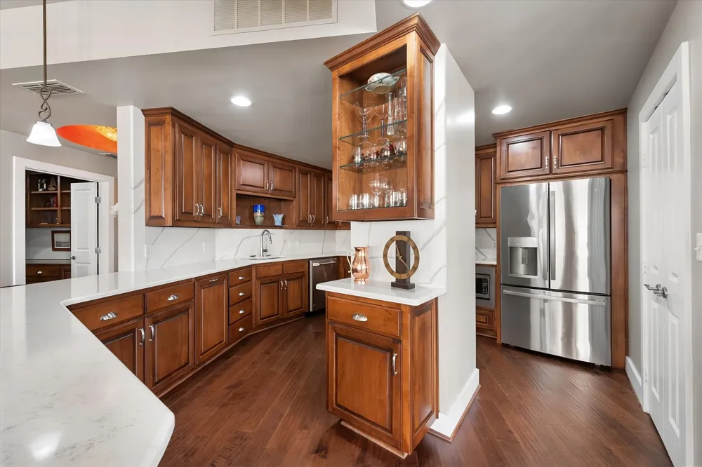 411 W 7th Street #906 Fort Worth, TX 76102