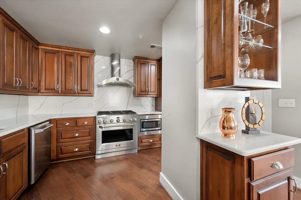 411 W 7th Street #906 Fort Worth, TX 76102