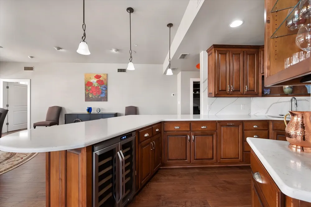 411 W 7th Street #906 Fort Worth, TX 76102