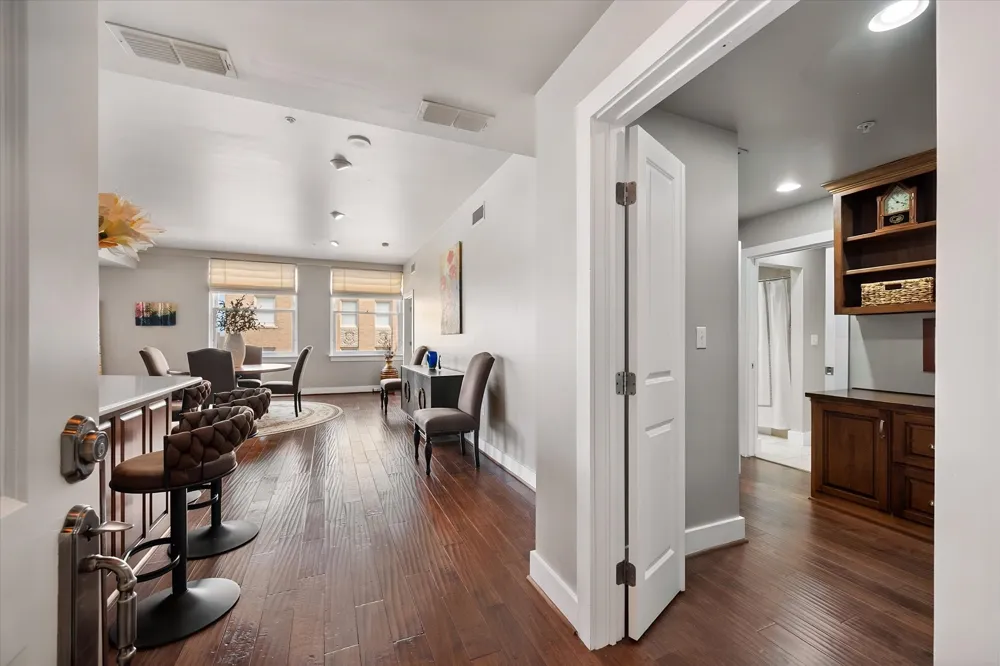 411 W 7th Street #906 Fort Worth, TX 76102