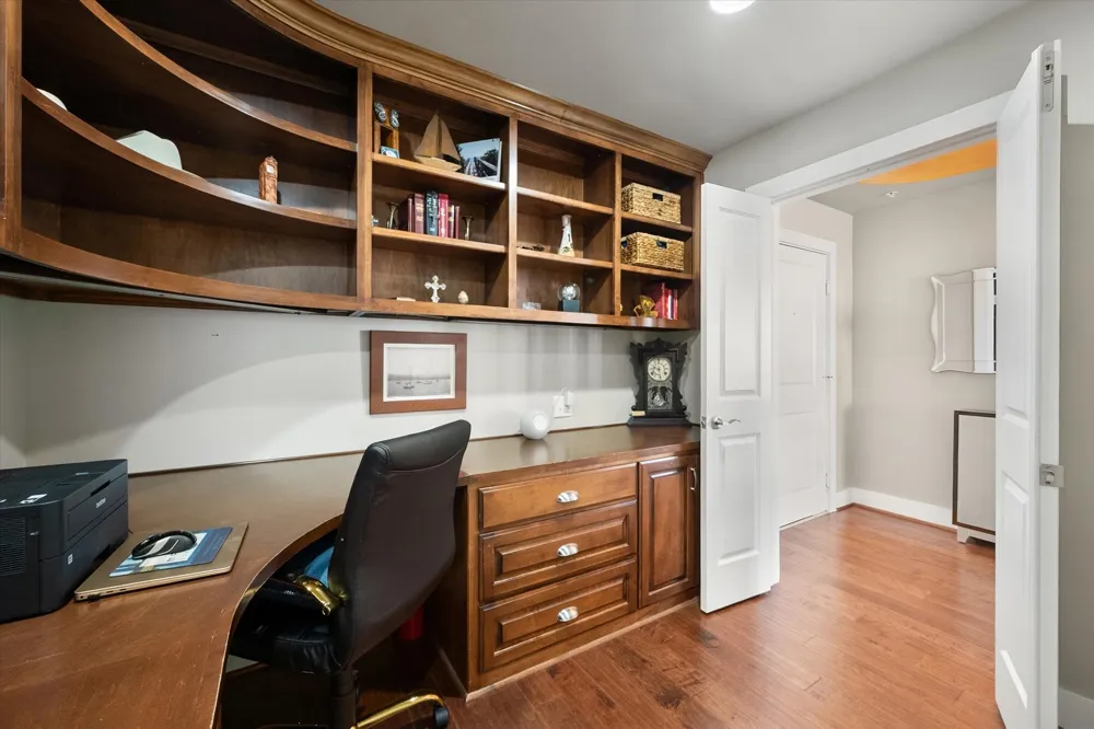 411 W 7th Street #906 Fort Worth, TX 76102