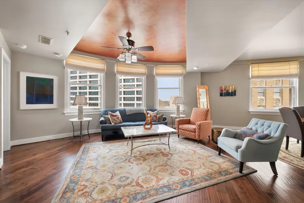 411 W 7th Street #906 Fort Worth, TX 76102