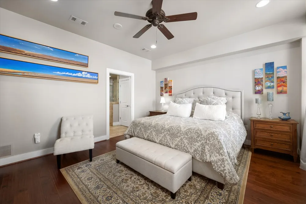 411 W 7th Street #906 Fort Worth, TX 76102