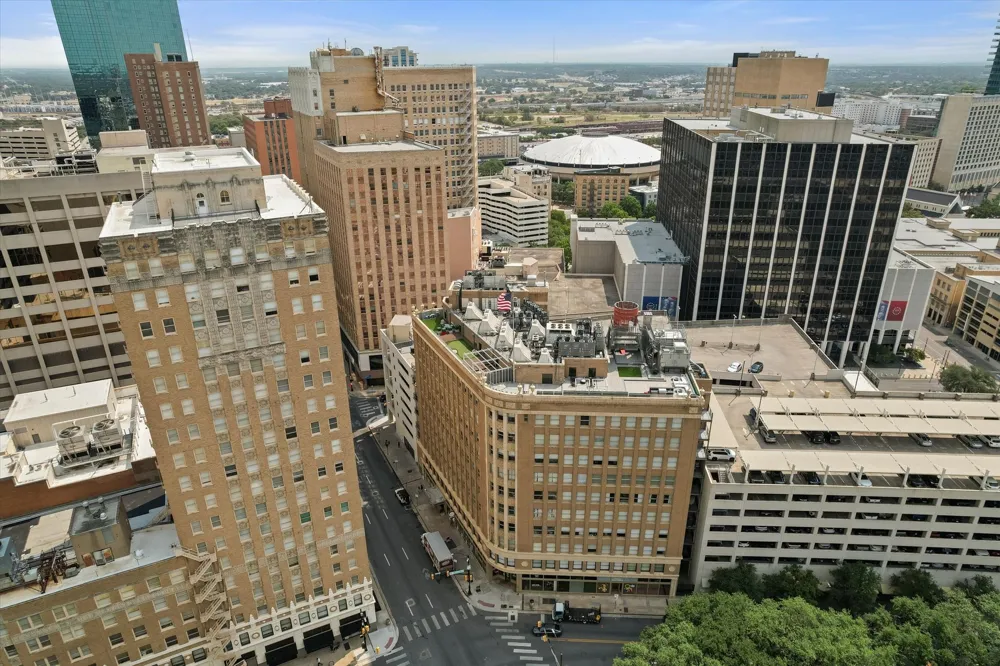 411 W 7th Street #906 Fort Worth, TX 76102