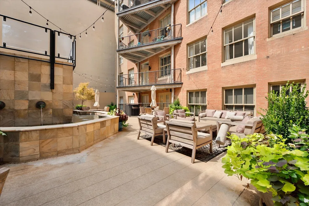 411 W 7th Street #906 Fort Worth, TX 76102