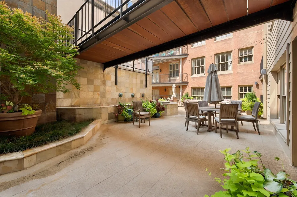 411 W 7th Street #906 Fort Worth, TX 76102