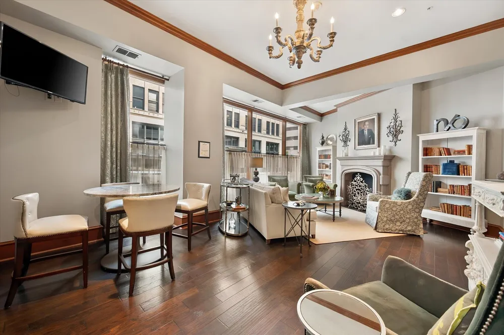 411 W 7th Street #906 Fort Worth, TX 76102