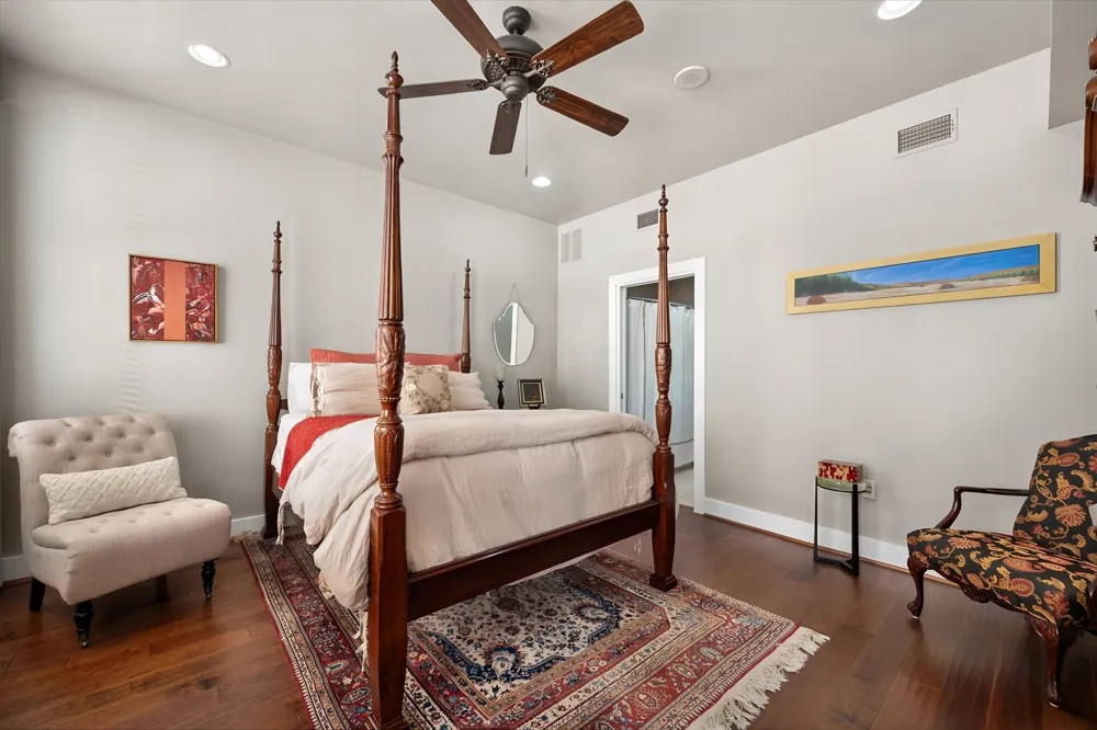 411 W 7th Street #906 Fort Worth, TX 76102