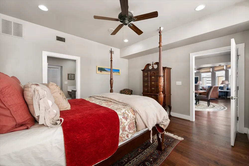 411 W 7th Street #906 Fort Worth, TX 76102