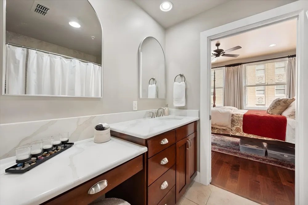 411 W 7th Street #906 Fort Worth, TX 76102