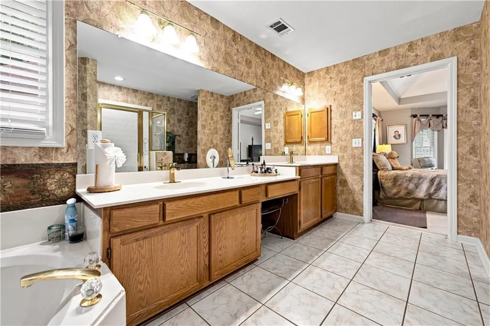 243 Harbor Pointe Drive Stone Mountain, GA 30087