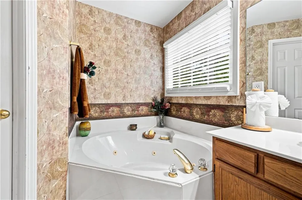 243 Harbor Pointe Drive Stone Mountain, GA 30087