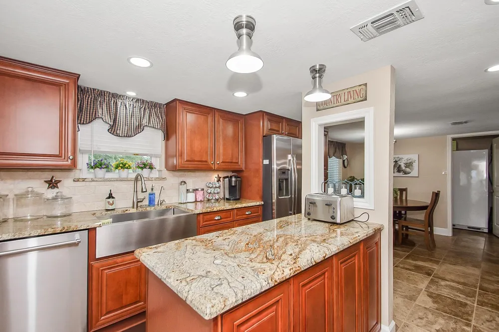 9112 Pilgrim Circle Rosharon, TX 77583