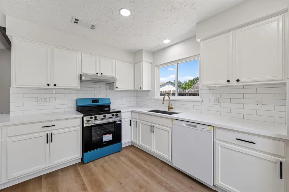 3711 Camphor Drive Houston, TX 77082