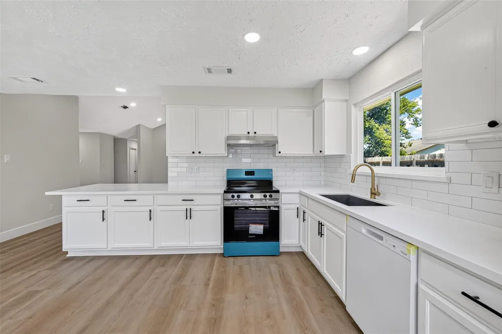 3711 Camphor Drive Houston, TX 77082