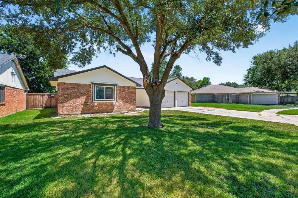 3711 Camphor Drive Houston, TX 77082
