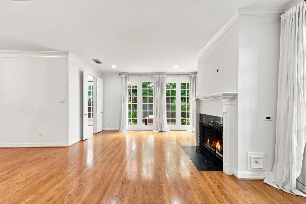 5597 Beverlyhill Street Houston, TX 77056