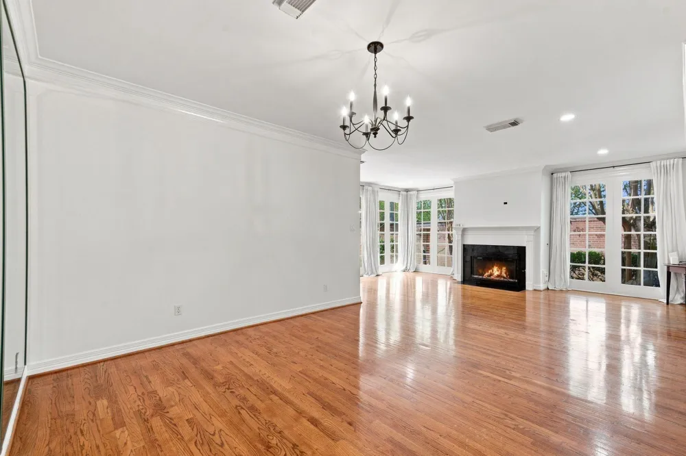 5597 Beverlyhill Street Houston, TX 77056