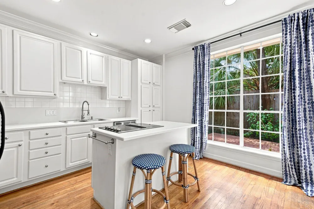 5597 Beverlyhill Street Houston, TX 77056