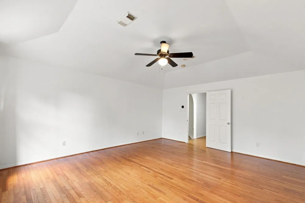 5597 Beverlyhill Street Houston, TX 77056