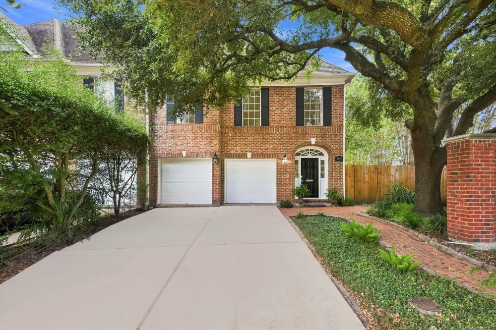 5597 Beverlyhill Street Houston, TX 77056