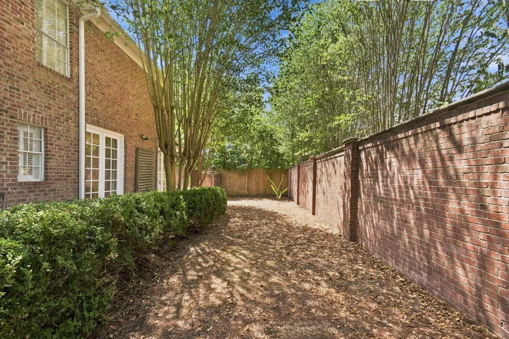 5597 Beverlyhill Street Houston, TX 77056