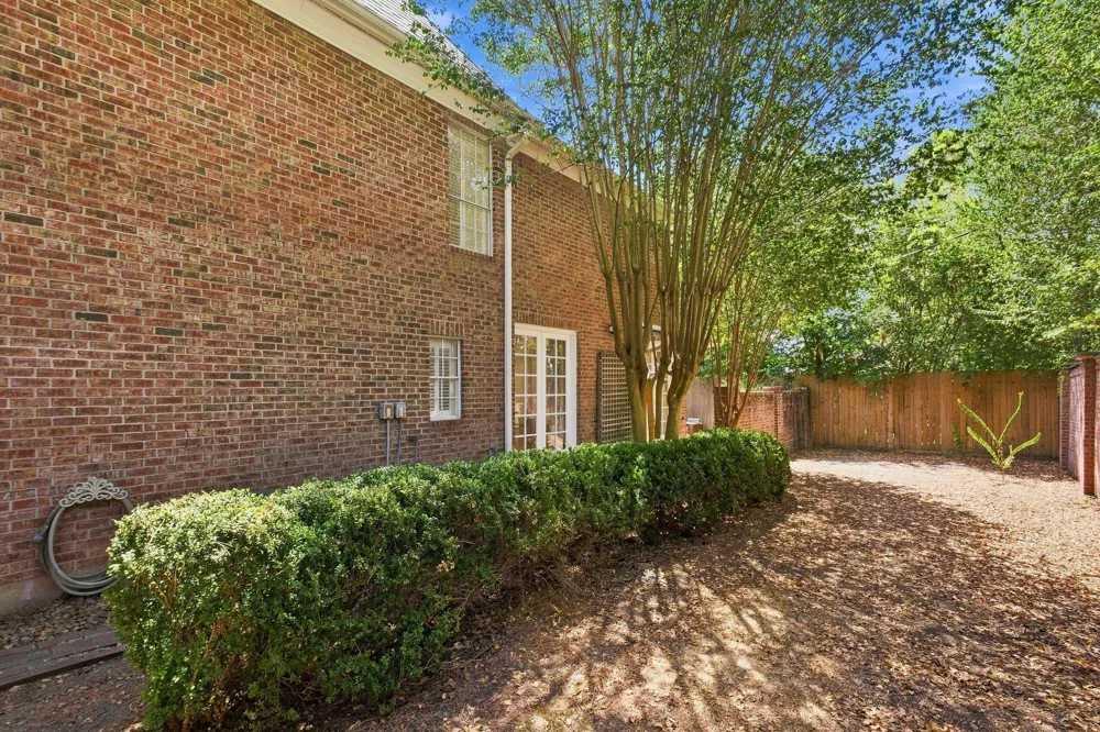 5597 Beverlyhill Street Houston, TX 77056