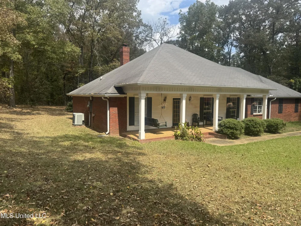 1514 W Flowers Road Terry, MS 39170