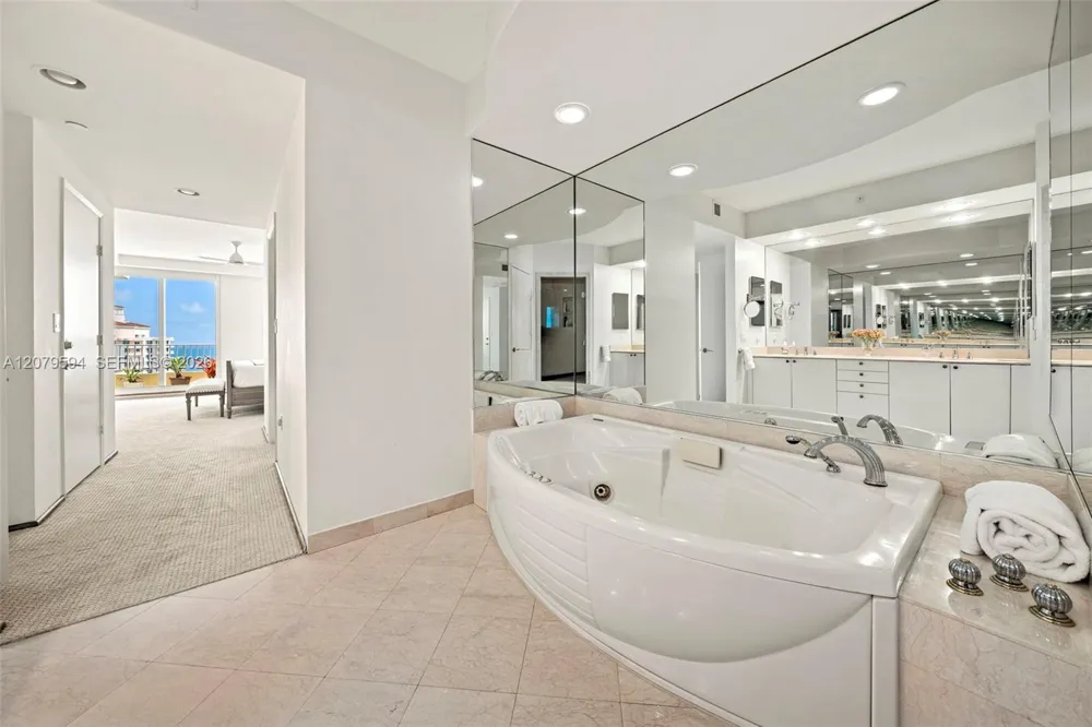 789 Crandon Blvd #1603 Key Biscayne, FL 33149