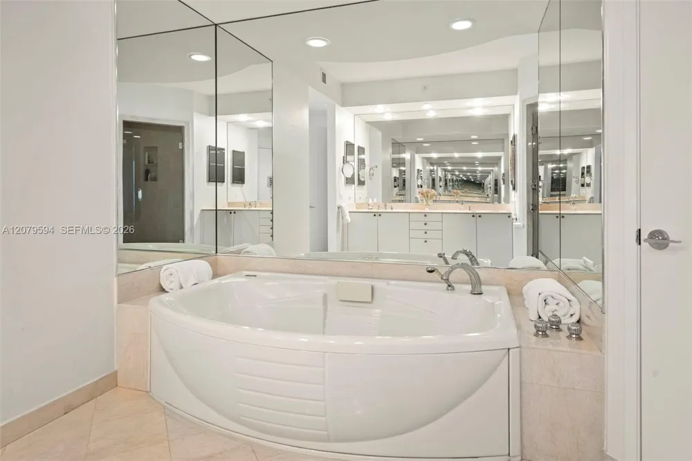 789 Crandon Blvd #1603 Key Biscayne, FL 33149