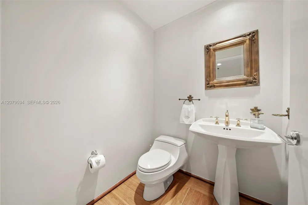 789 Crandon Blvd #1603 Key Biscayne, FL 33149