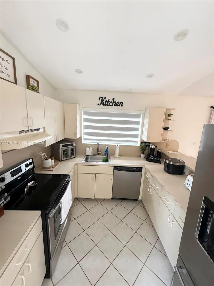 21780 SW 99th Pl Cutler Bay, FL 33190