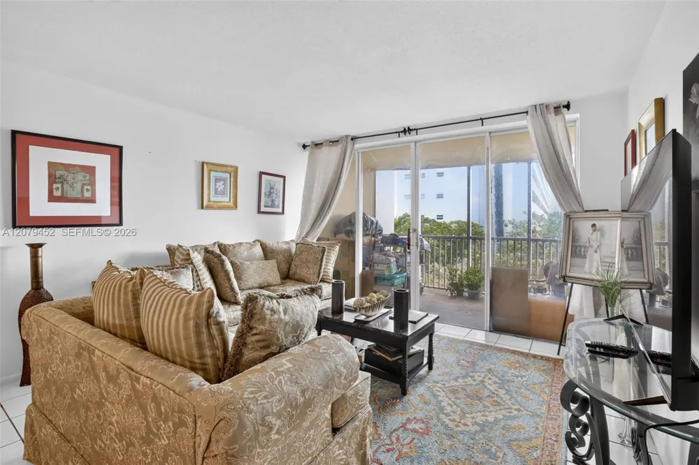 1770 NE 191st St #401-1 Miami, FL 33179