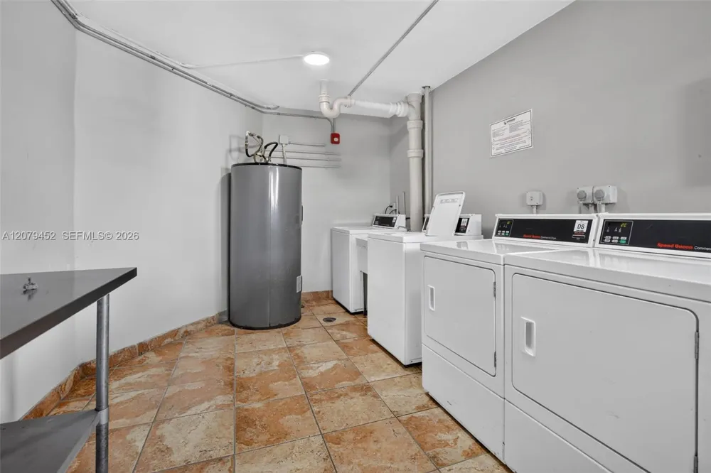 1770 NE 191st St #401-1 Miami, FL 33179