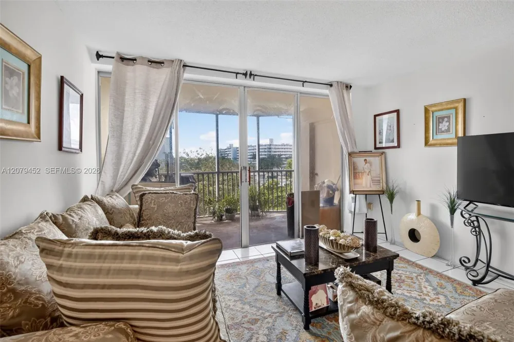 1770 NE 191st St #401-1 Miami, FL 33179