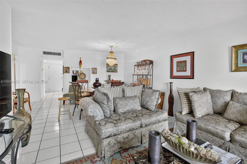 1770 NE 191st St #401-1 Miami, FL 33179