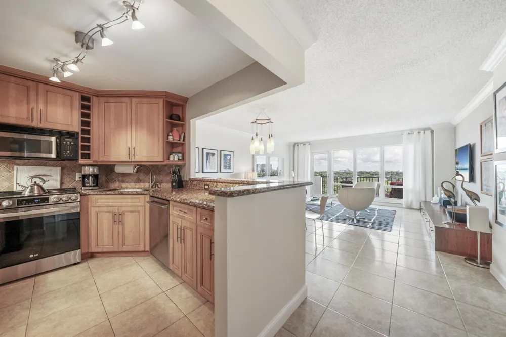 340 Sunset Drive #806 Fort Lauderdale, FL 33301