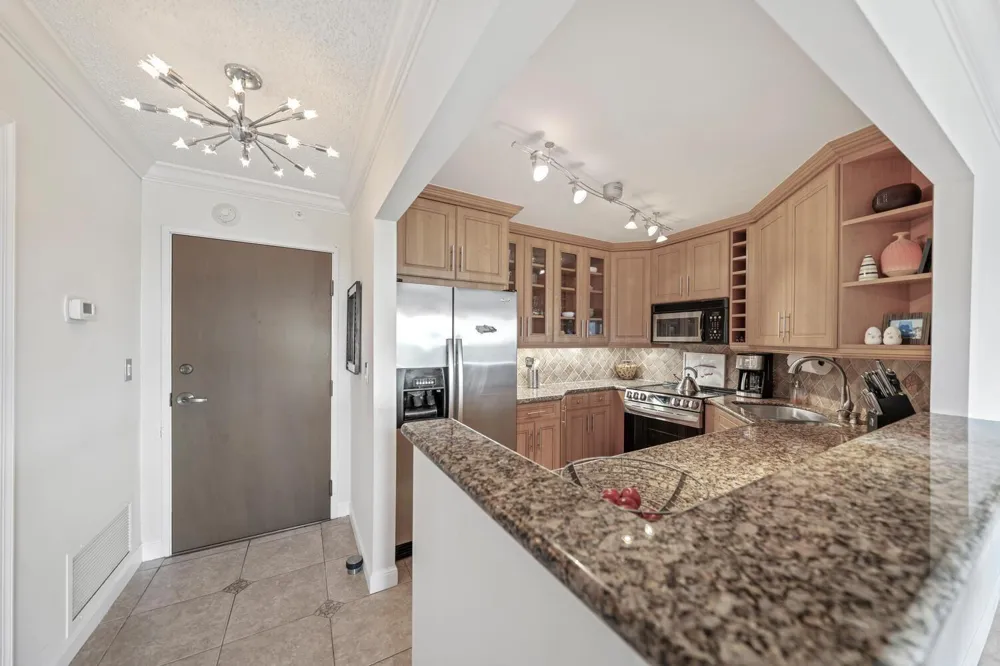 340 Sunset Drive #806 Fort Lauderdale, FL 33301