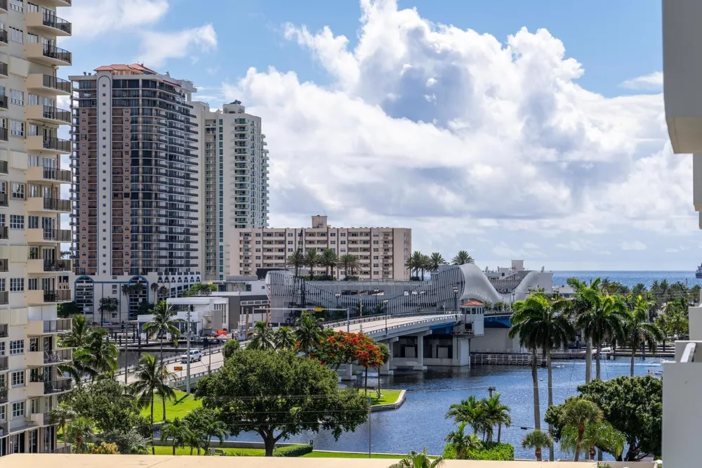 340 Sunset Drive #806 Fort Lauderdale, FL 33301