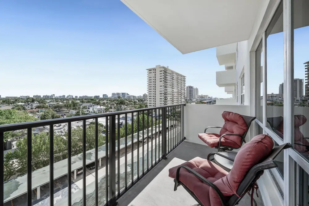 340 Sunset Drive #806 Fort Lauderdale, FL 33301