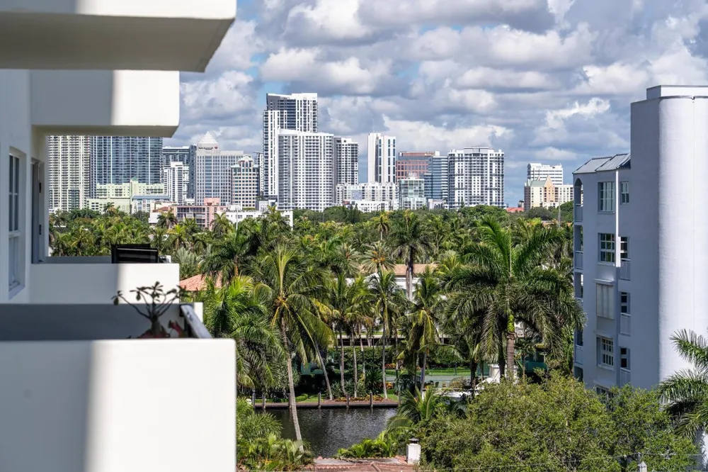 340 Sunset Drive #806 Fort Lauderdale, FL 33301